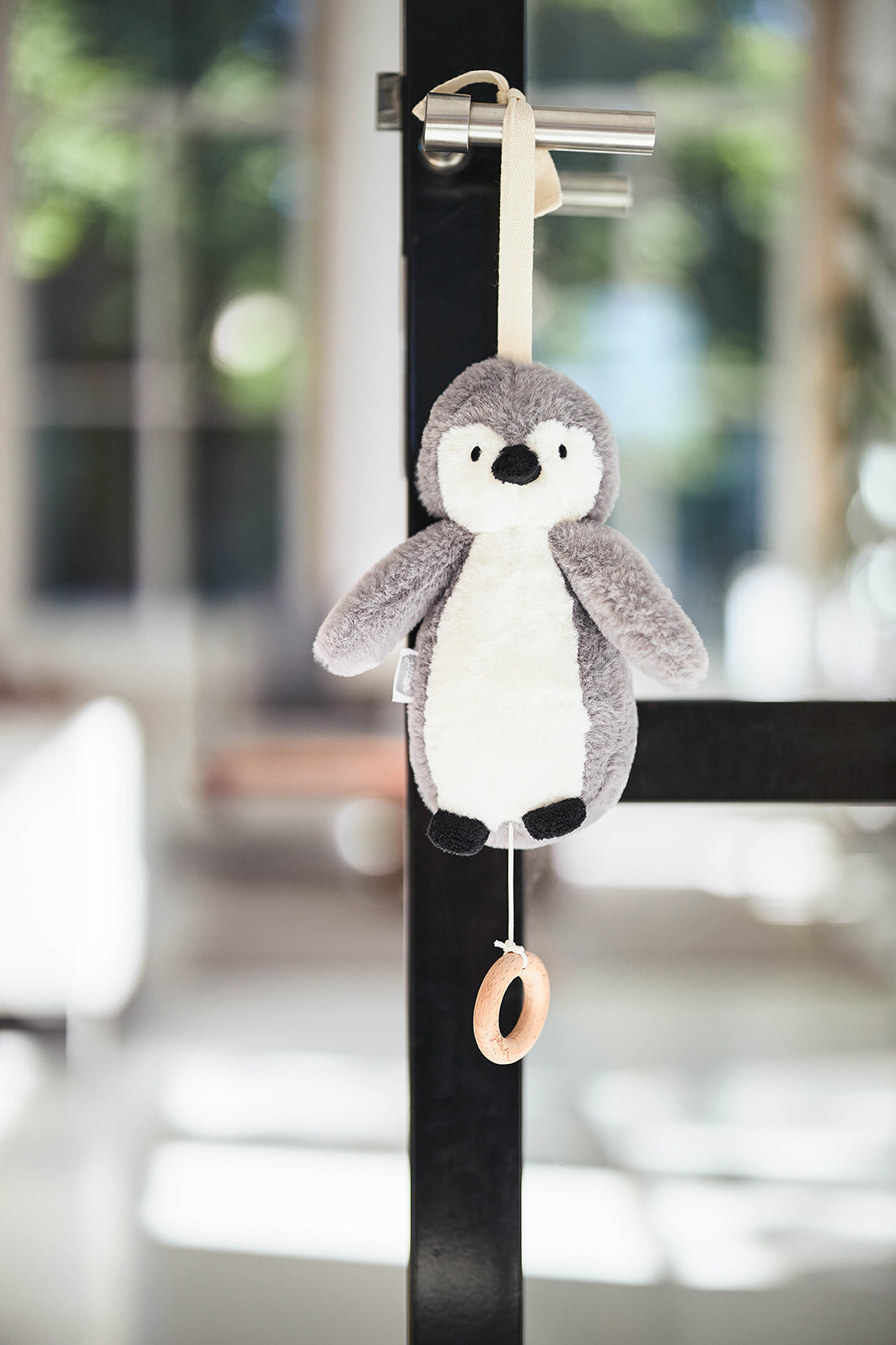 Musical Hanger Penguin